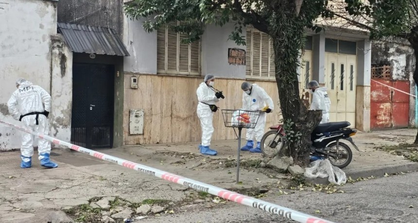 La Justicia investiga la muerte de un Joven que choc&oacute; contra un &aacute;rbol: ten&iacute;a una herida de bala