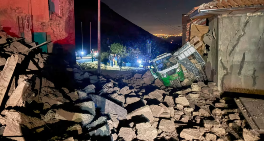 Per&uacute;:  sismo deja al menos seis muertos y 30 heridos
