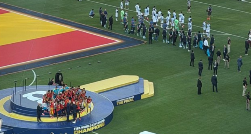 Por qu&eacute; Argentina mir&oacute; a otro lado durante la entrega de la Copa del Mundo