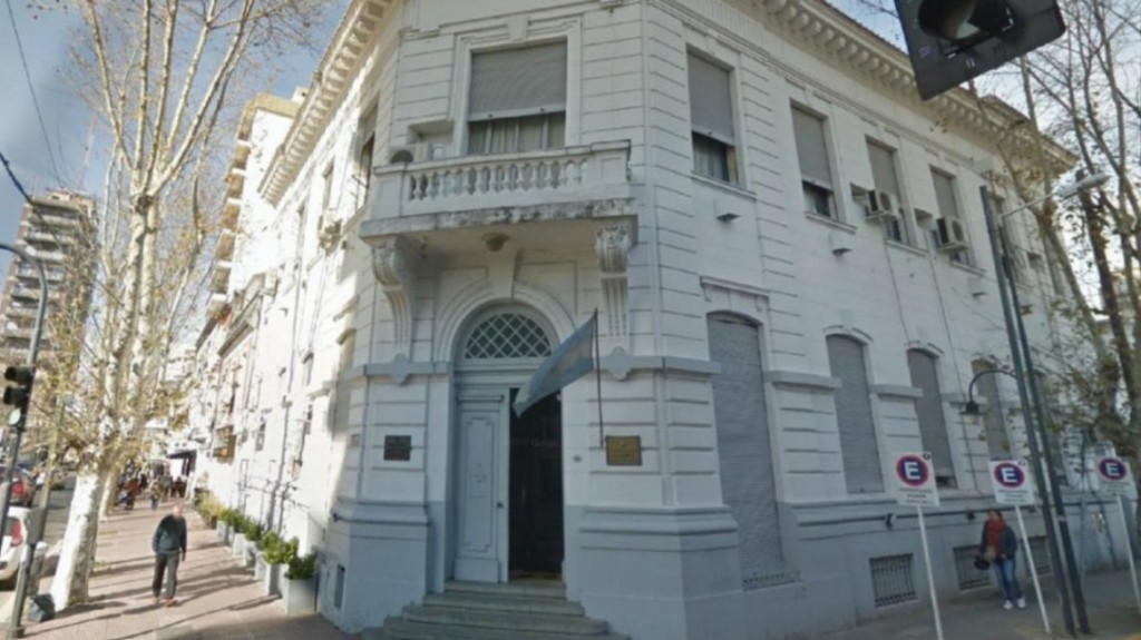 Trabajaba en una fiscal&iacute;a y robaba armas para venderlas por WhatsApp