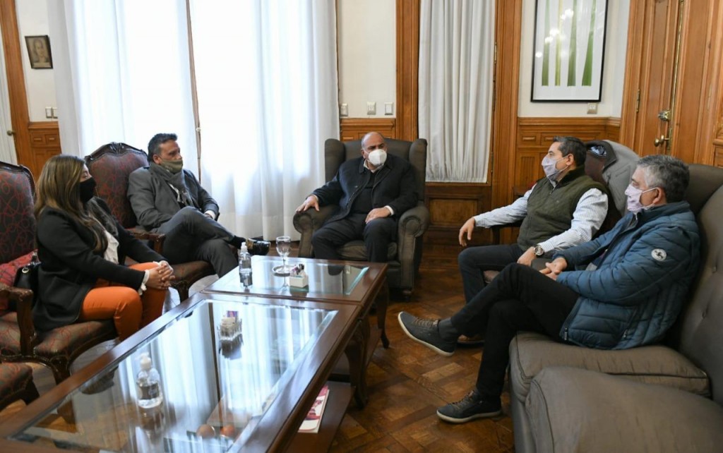 Manzur se reunió con funcionarios y dirigentes de la Capital