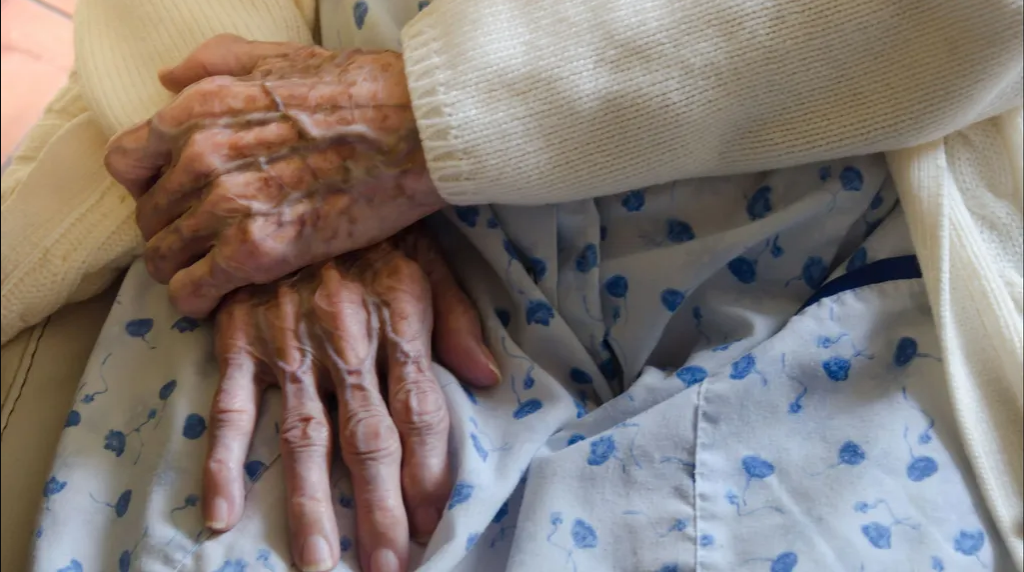 Un hombre de 55 años violó a su madre de 80 años 