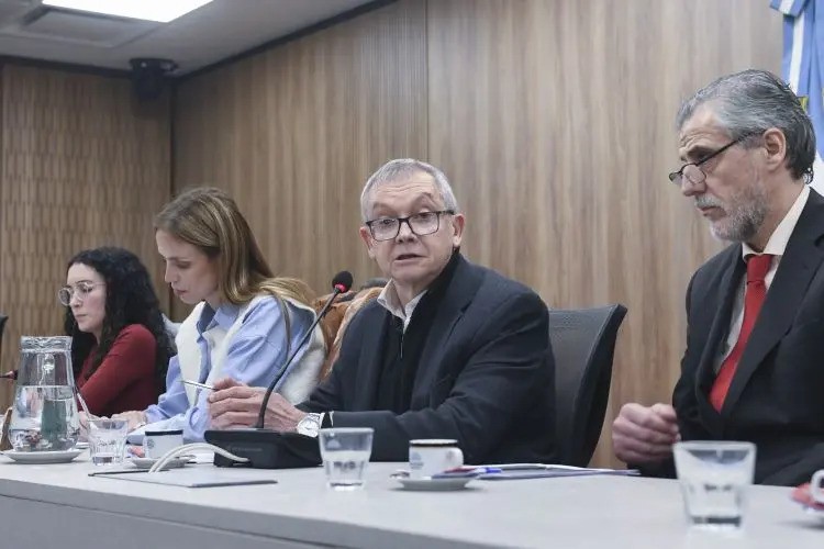 Alerta por el recorte de transferencias: provincias y rutas en crisis
