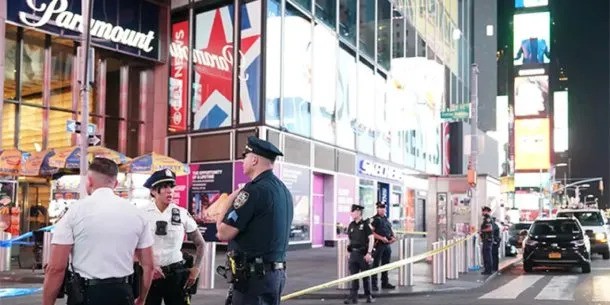 Nueva York: un adolescente de 17 años abrió fuego en Times Square y dejó al menos tres heridos