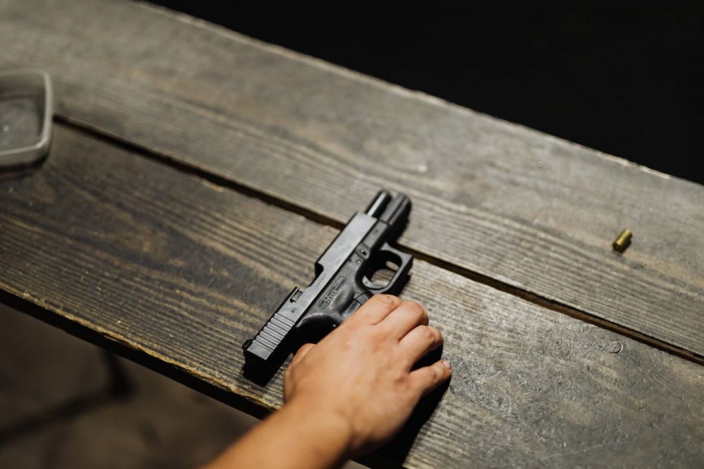 Un conflicto vecinal en Los Gutiérrez terminó con un joven baleado