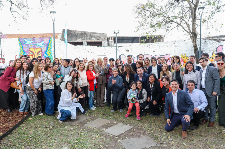 Los vecinos del Barrio Ciudadela ahora cuentan con una plaza renovada y un nuevo espacio que promueve la lectura
