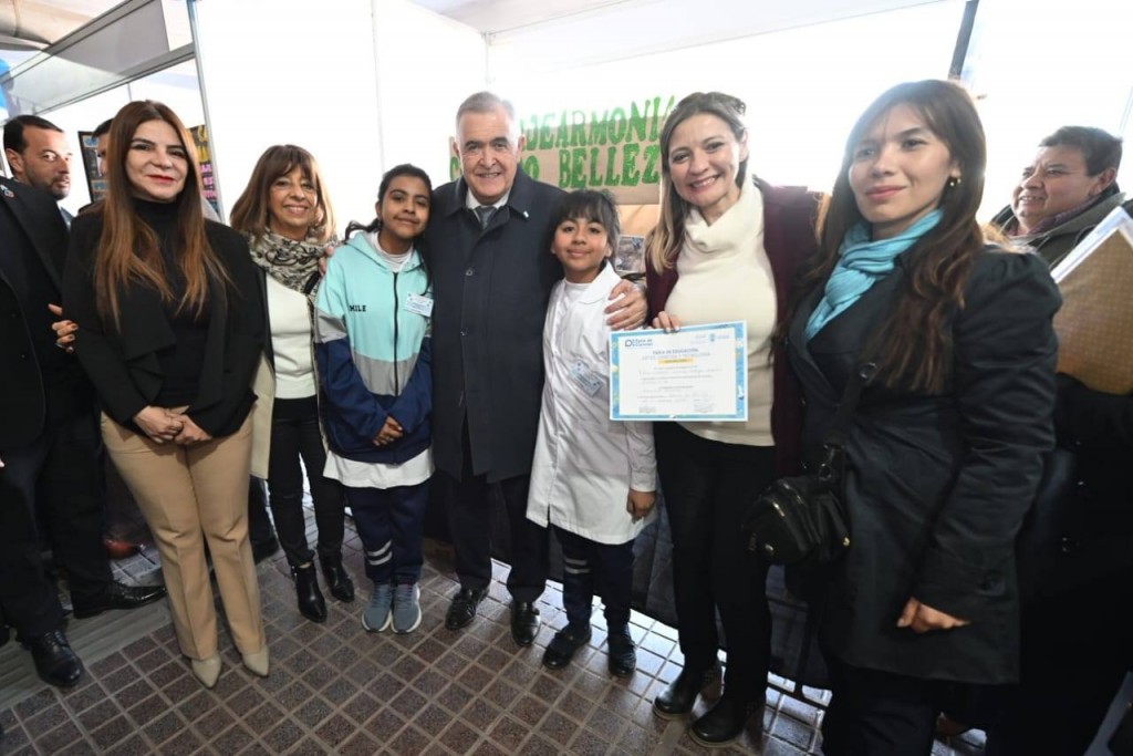 Jaldo destacó la creatividad e iniciativa de los estudiantes que expusieron en la Feria Nacional de Educación