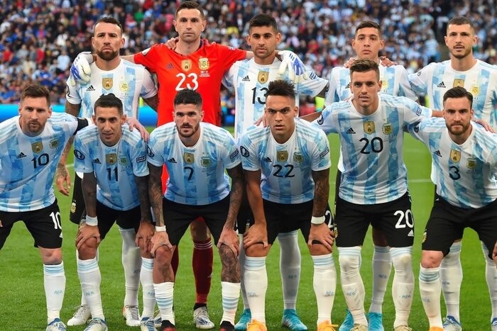 La FIFA aplicó una sanción a Argentina por los cánticos discriminatorios ante Colombia