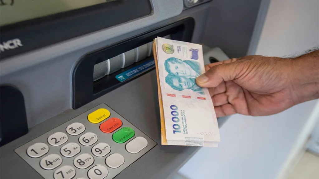 Comienza el pago salarial a los trabajadores estatales