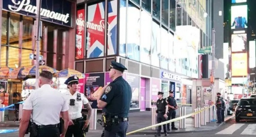 Nueva York: un adolescente de 17 años abrió fuego en Times Square y dejó al menos tres heridos