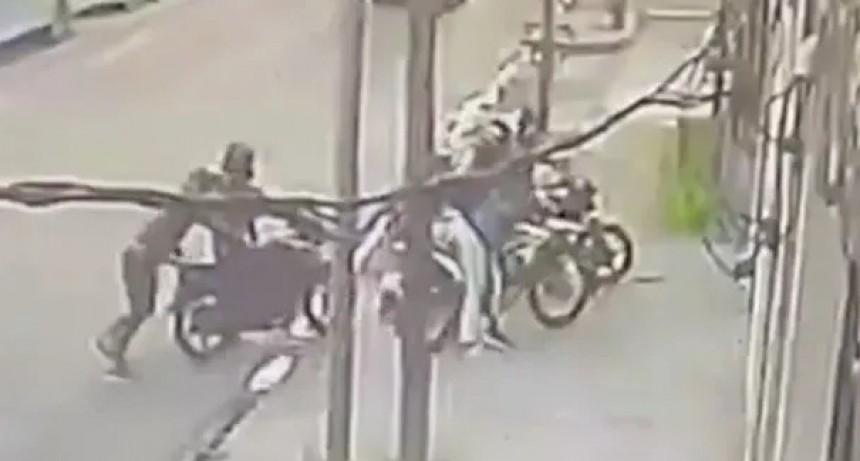  Laferrere: motochorros asesinaron a una joven por robarle la moto 