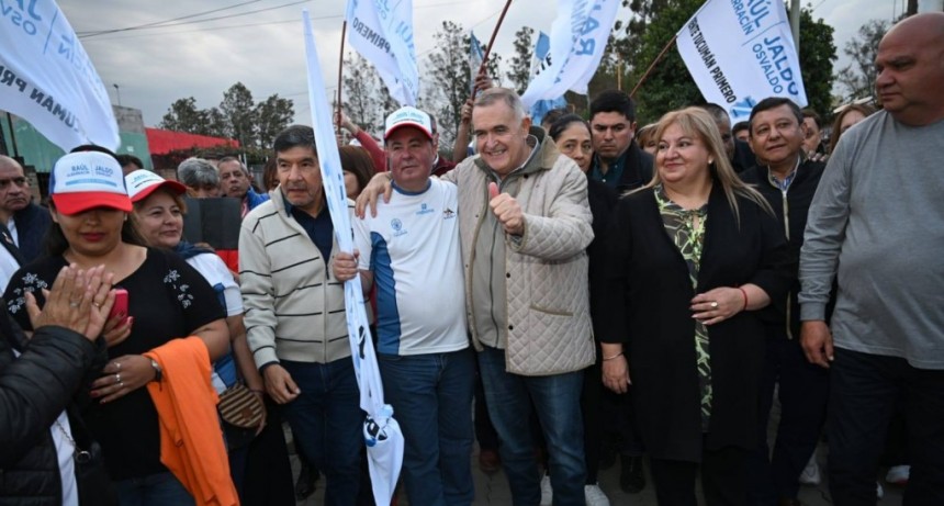 El gobernador Osvaldo Jaldo dejó inauguradas obras de pavimentación y alumbrado público en la comuna de Arcadia