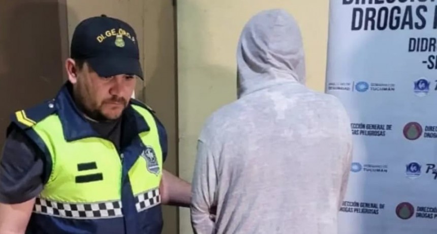 Detuvieron a un hombre con más de 110 bochitas de cocaína listas para la venta en Villa Quinteros