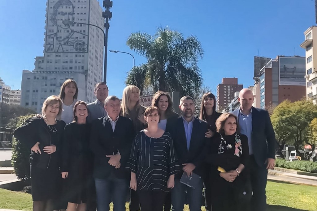 Hitachi cierra sus oficinas en la Argentina