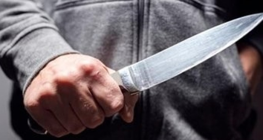 Preso por amenazar a mujeres con un cuchillo carnicero y robarles un celular