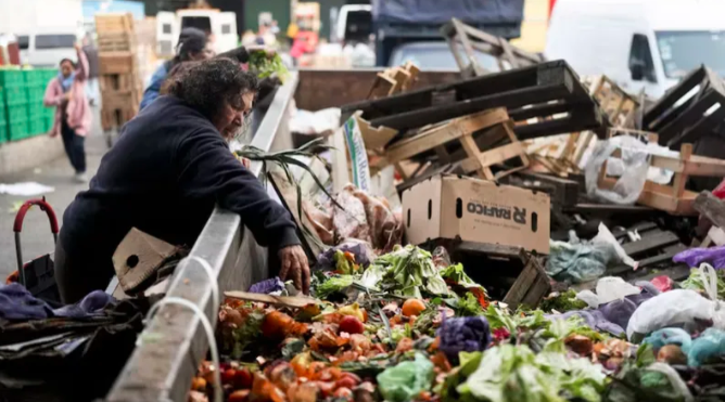 En el primer semestre la pobreza alcanzó al 52% de la población 