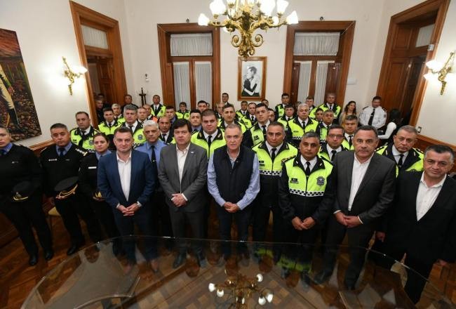 Jaldo firmó la recomposición salarial con la Policía de la Provincia