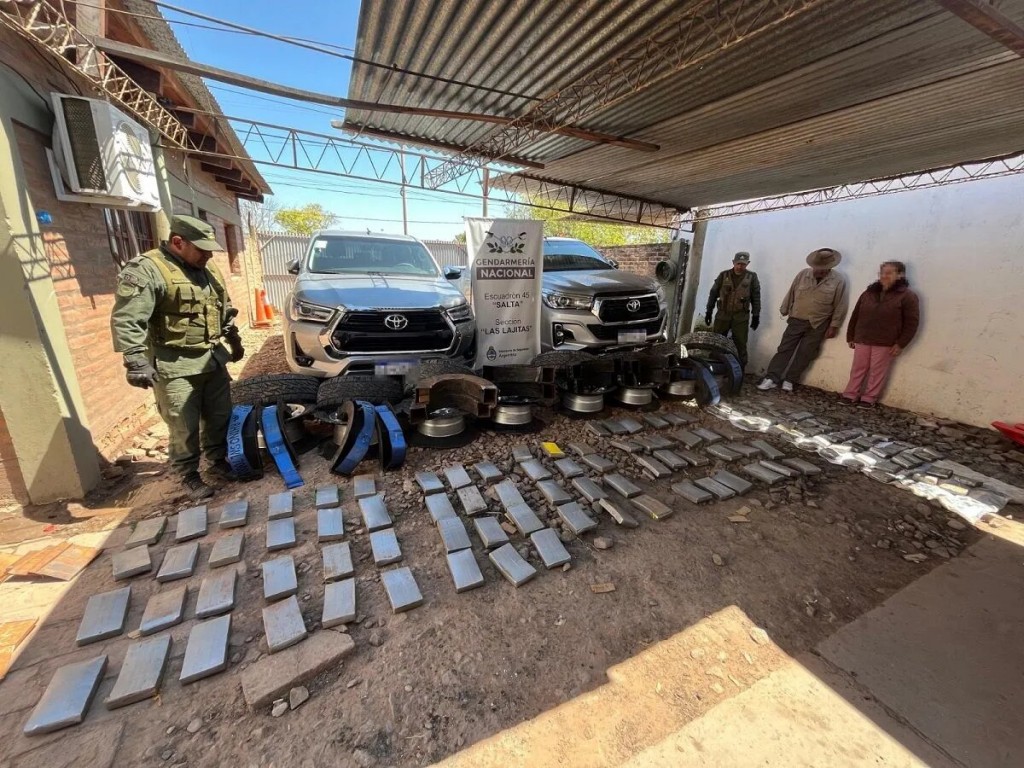 Vecinos de Yerba Buena fueron arrestados, con 110  kilos de cocaína