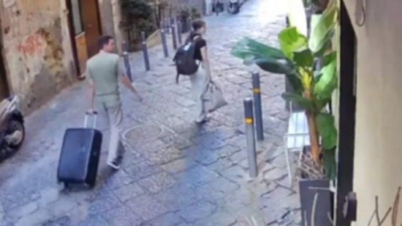 Una escultura cae sobre la cabeza de una turista italiana en Nápoles y le provoca la muerte 