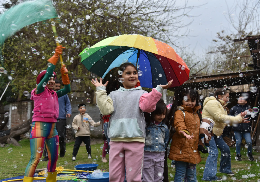 Más de 2.300 niños disfrutaron de obras de teatro en distintos espacios de la ciudad durante el Mes de las Infancias