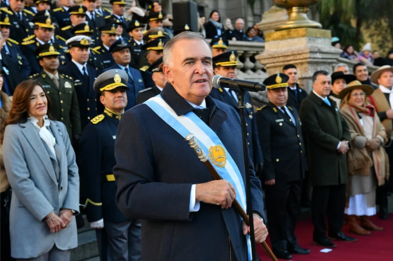 Jaldo en el 1º lugar del podio de gobernadores con mejor imagen