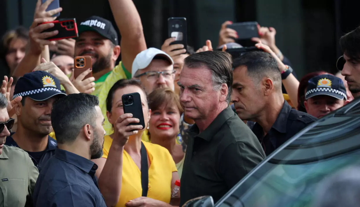 Jair Bolsonaro es diagnosticado con cáncer de piel "intermedio"