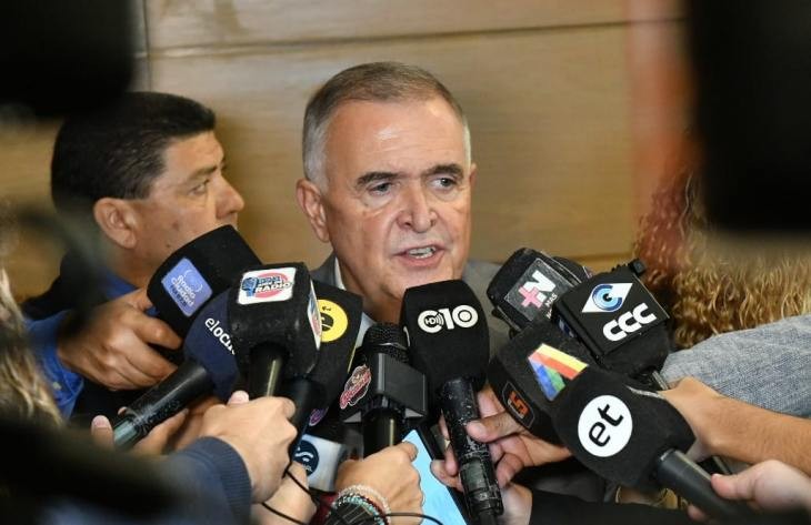 El Gobernador incondicional con la intendenta Chahla ante agravios en redes sociales