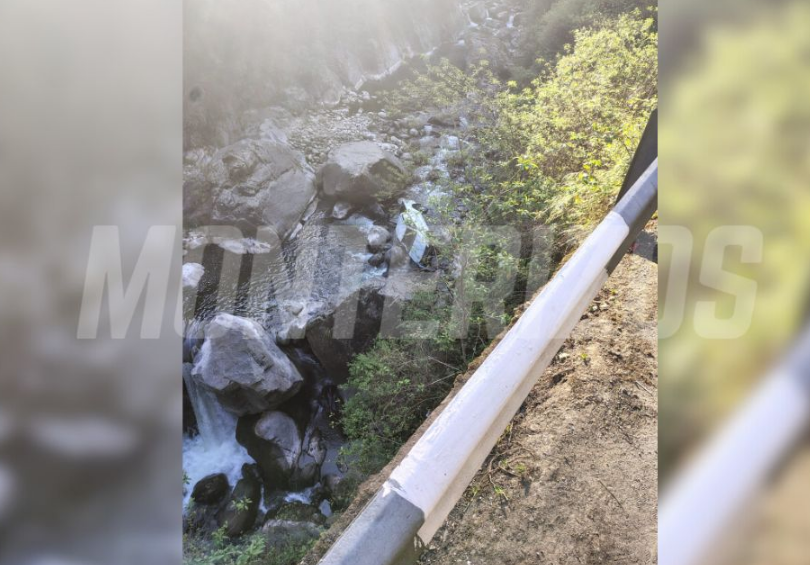 Un hombre murió al desbarrancarse una camioneta al Río Los Sosa