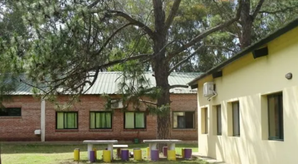 Cantos antisemitas: las penas que podrían enfrentar los alumnos de la Escuela Humanos