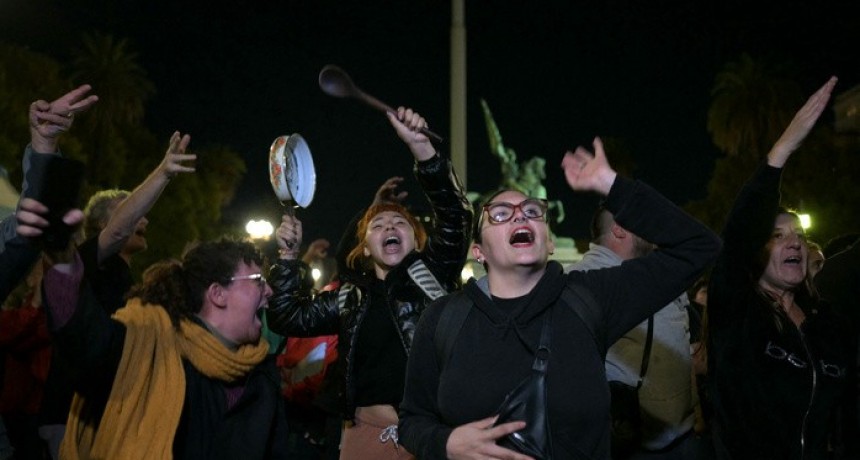 Tras el discurso de Milei la gente le respondió con un cacerolazos