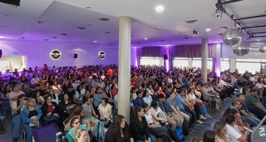 Aguilares recibió a un centenar de docentes en el Congreso de Alfabetización