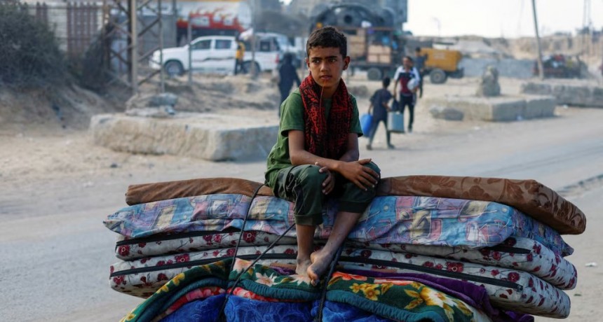 "Debemos huir de Gaza o moriremos bajo los bombardeos israelíes"