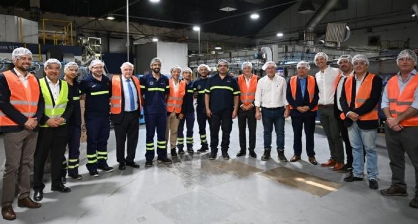 Jaldo estuvo presente en la inauguración de nueva línea llenadora de gaseosas en Quilmes