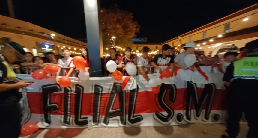 River llegó a Tucumán y fue recibido por una multitud