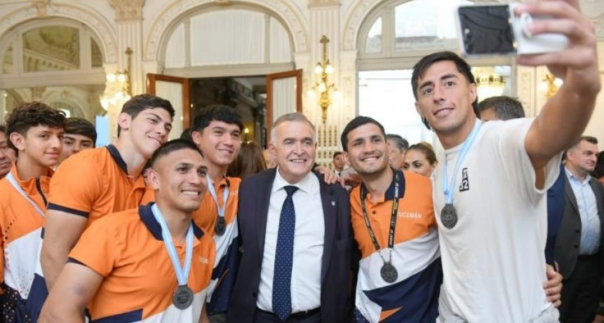 Jaldo reconoció a 133 atletas tucumanos por su participación en los JADAR 2025