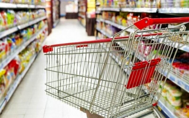Las ventas bajaron en supermercados y en los shopping un 7,3% y 6,7% respectivamente