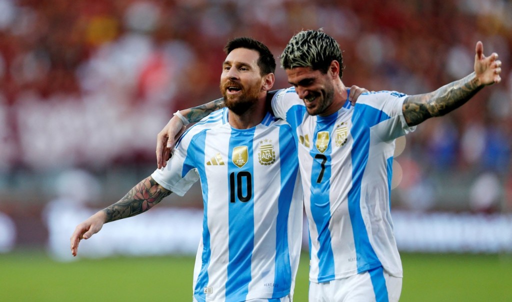 La Selección Argentina enfrenta a Bolivia en el Estadio Monumental 