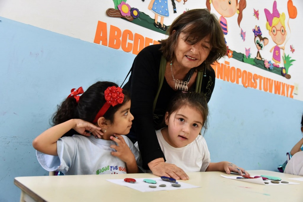 El jardín municipal Querubines recibió la visita de la experta en educación Patricia Redondo