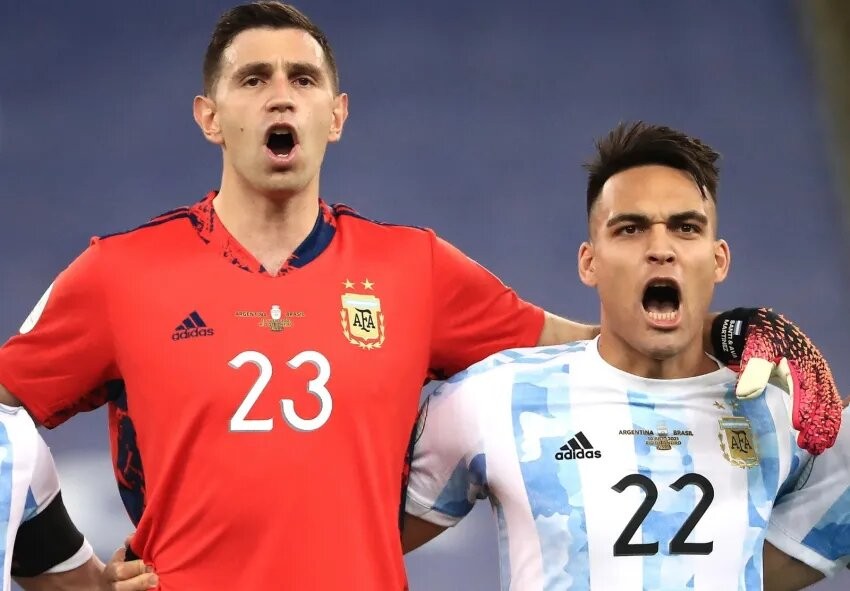 Lautaro y Emiliano Martínez son candidatos a el Balón de Oro 