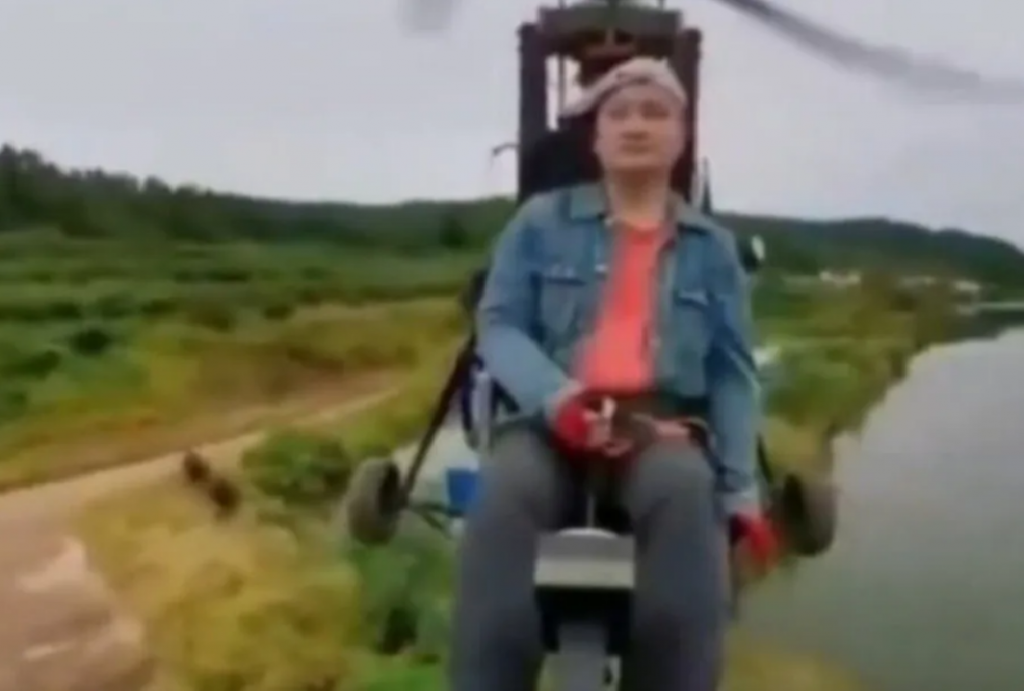 Un infkuencer filmó su muerte al caer de un helicóptero ultraliviano