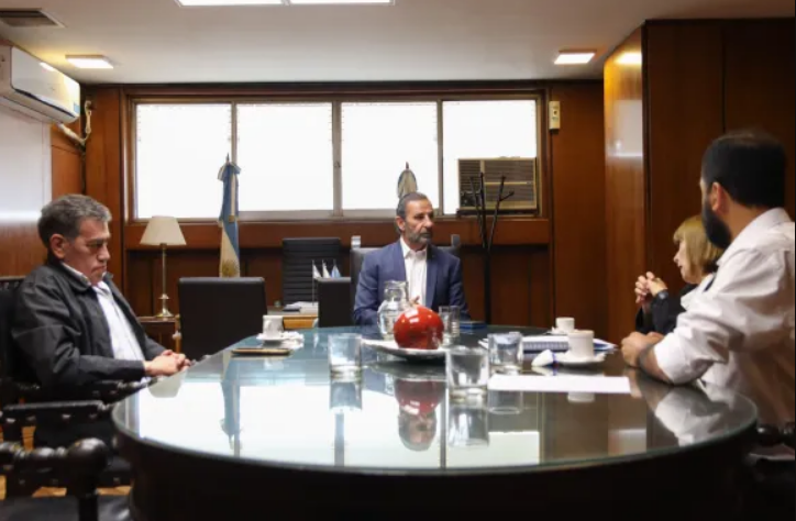 Juri recibió a las autoridades de Catastro y del Instituto de la Vivienda para plantear una agenda de trabajo con el Concejo