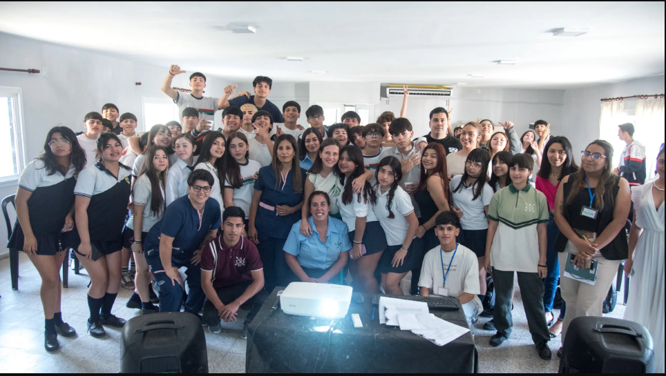 Un centenar de jóvenes debatieron sobre salud mental en el Primer Plenario Joven