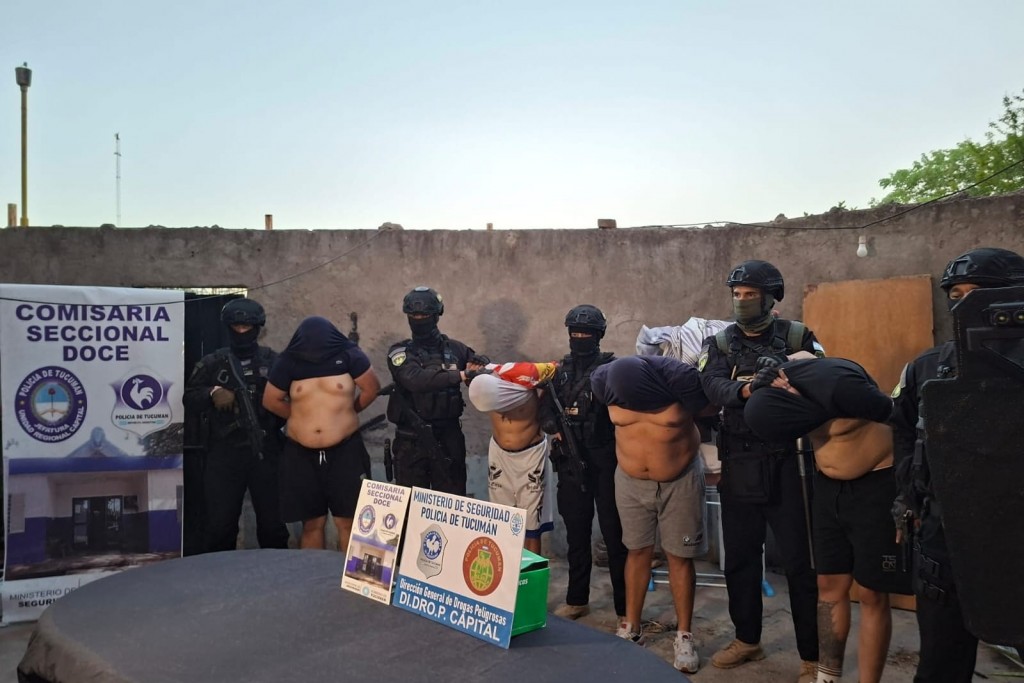 Allanamientos en el barrio Oeste II: secuestran cocaína, dinero y un arma de fuego