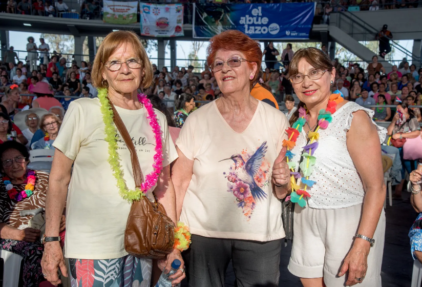 Con una gran fiesta, el Municipio celebra el Día de la Madre en el Palacio de los Deportes