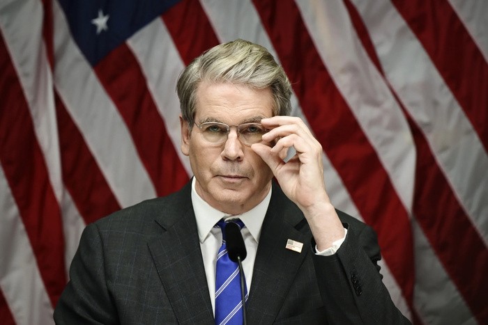 Scott Bessent afirmó que el salvataje de Estados Unidos podría llegar a 40.000 millones de dólares