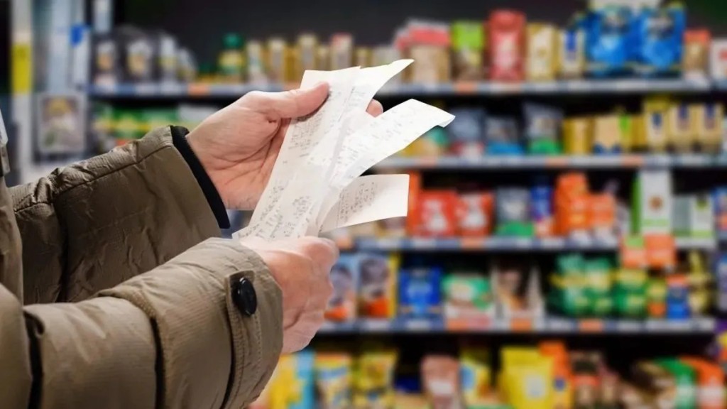 Una familia tipo argentina debe ganar $1.176.852 por mes para no ser pobre