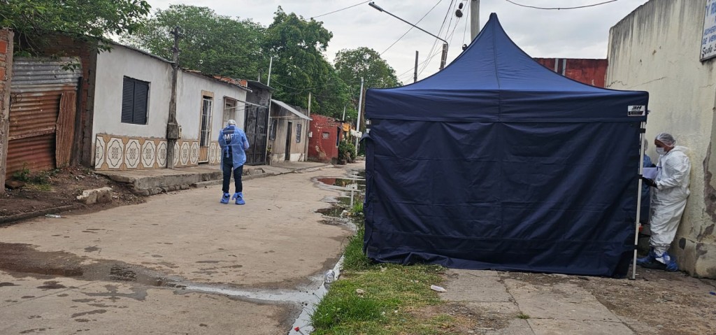 Un policía mató a un presunto ladrón durante un intento de robo en calle Uruguay al 900