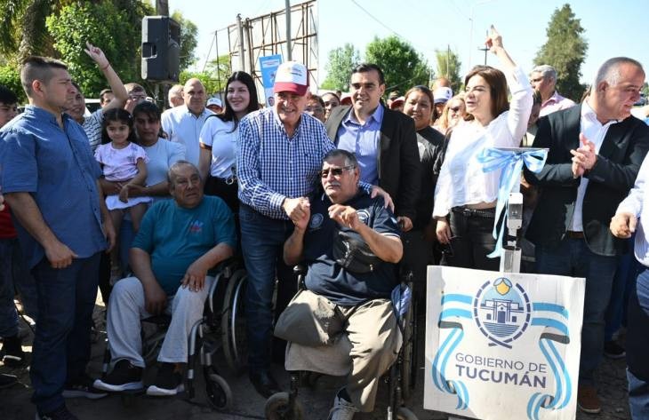 Jaldo recorrió obras de iluminación y pavimento en El Bracho y El Cevilar