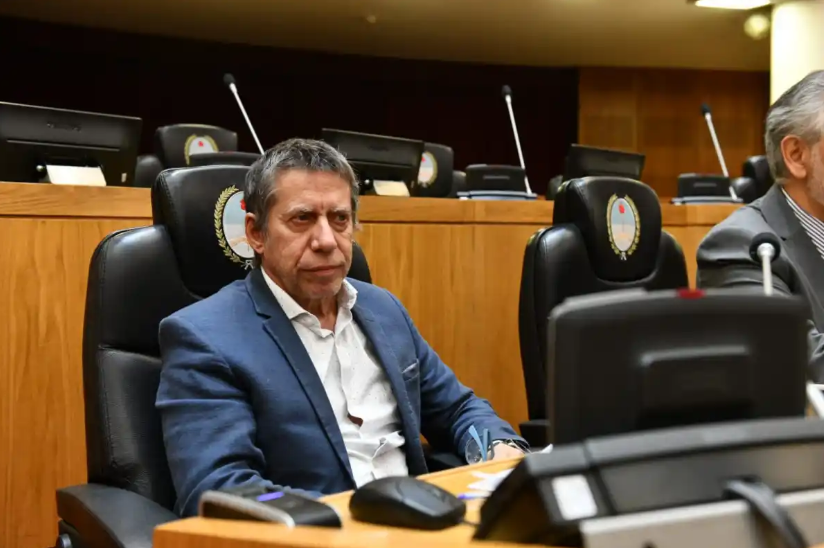 Bussi: "No sabíamos que había que pedir el permiso a nadie para apoyar a un presidente"
