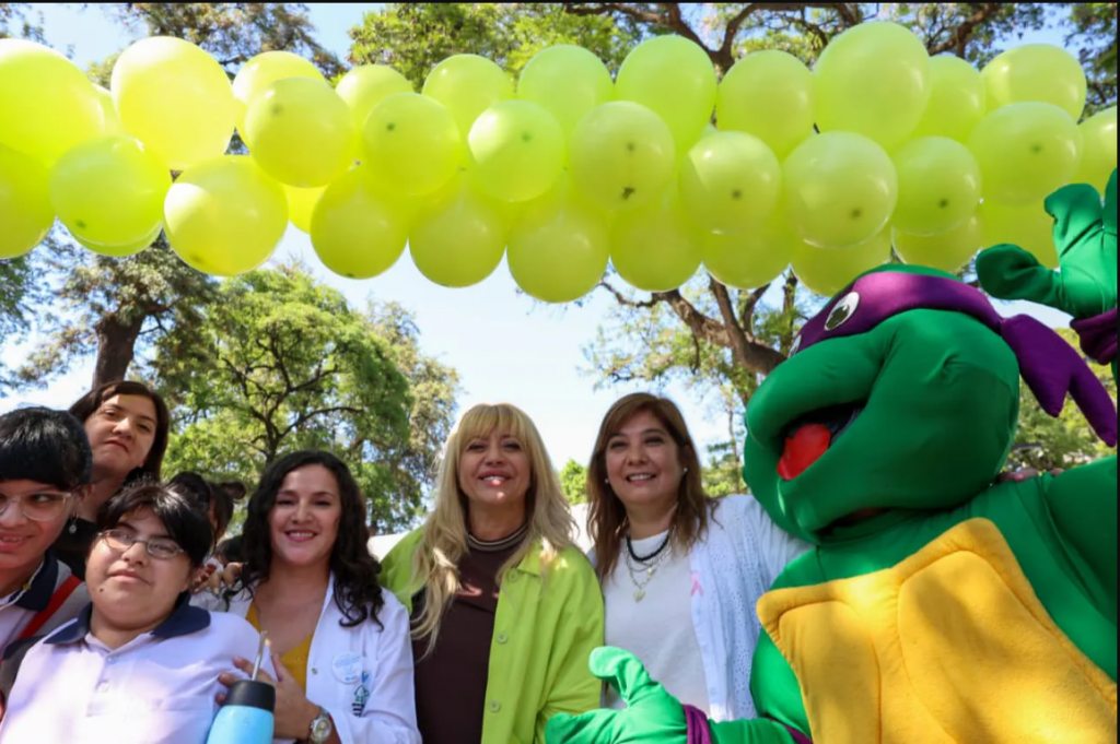 En Día Mundial de la Toma de Conciencia de la Tartamudez, la Plaza Independencia albergó una jornada inclusiva y de sensibilización